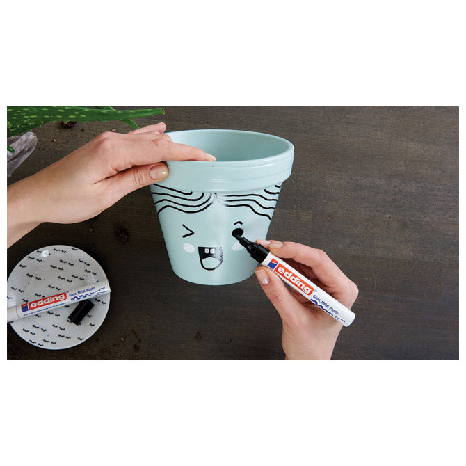 Marker permanentni lakirajući 2-4mm edding 750 crni