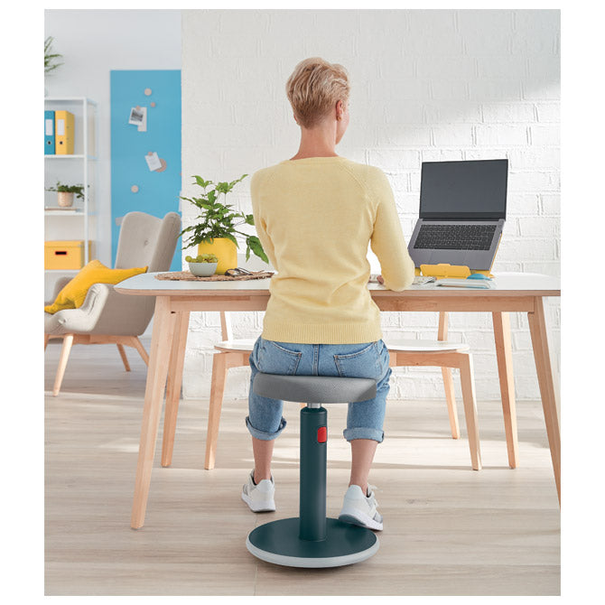Ergonomski stol sit-stand 2v1 ergo cosy active leitz 65180089 siva