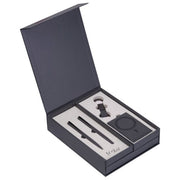 SET POKLON 2 OLOVKE KEMIJSKE PLUS PRIVJESAK PLUS ETUI ZA KARTICE PLUS NOTES A5 MOLU 533077 TAMNOSIVI