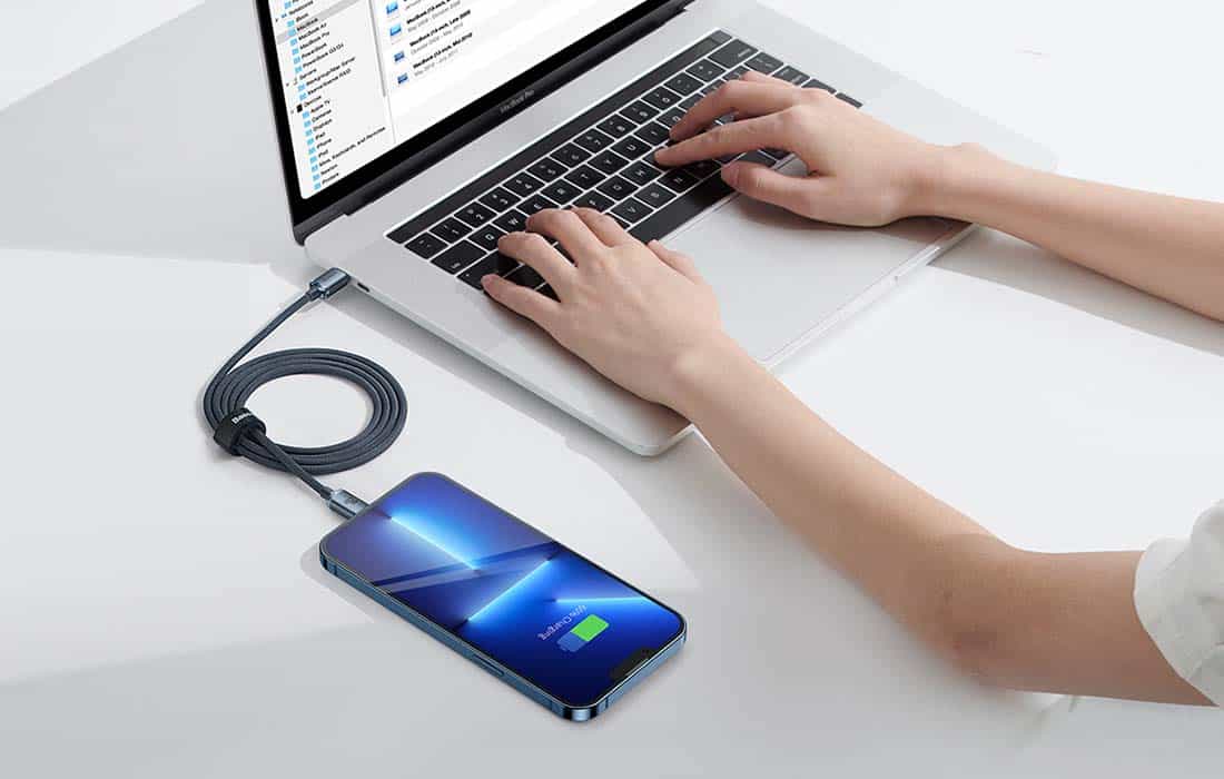 Baseus Crystal kabel USB-C na Lightning 20W PD 120 cm (crni)
