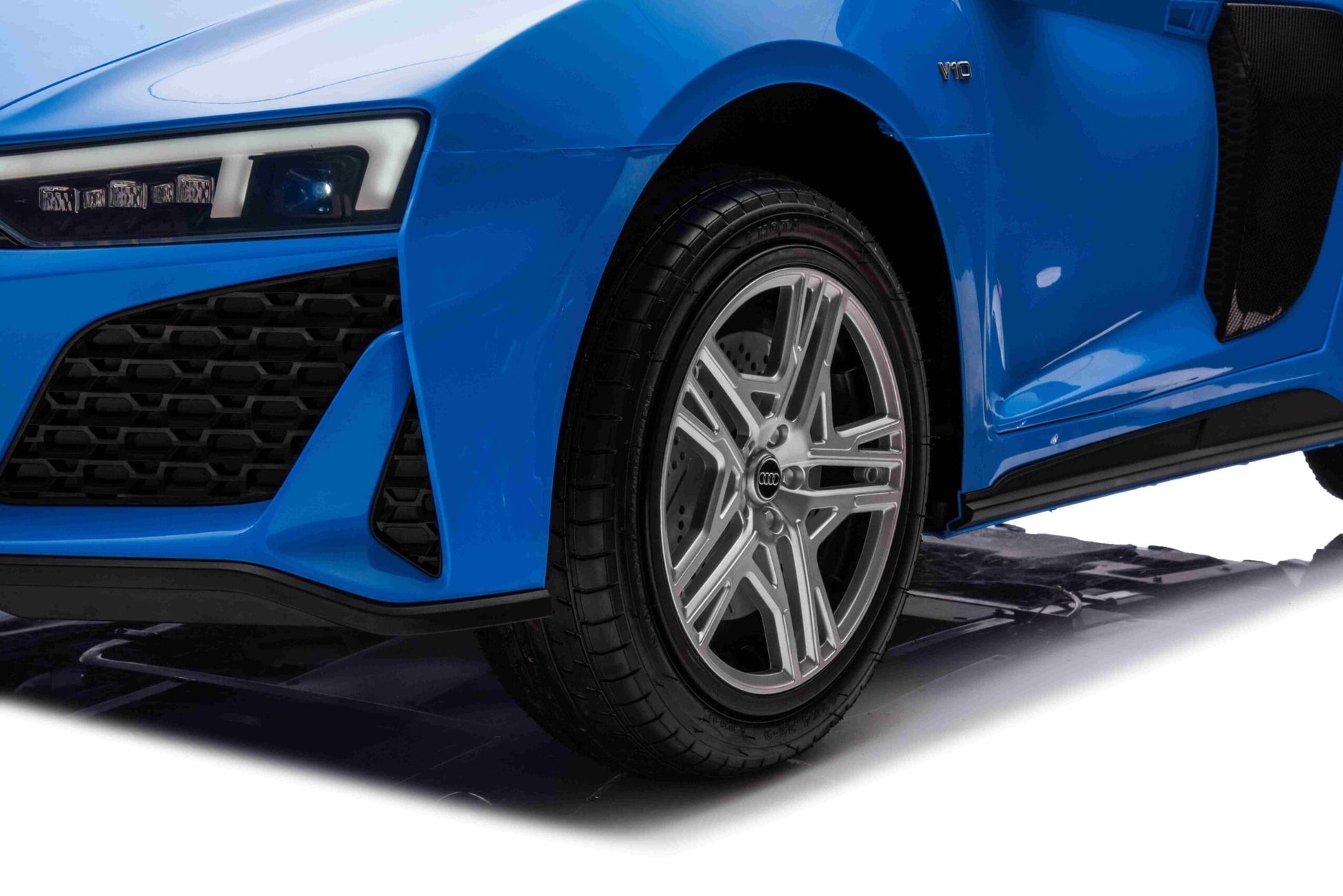 Licencirani auto na akumulator Audi R8 Spyder LIFT - dvosjed - plavi