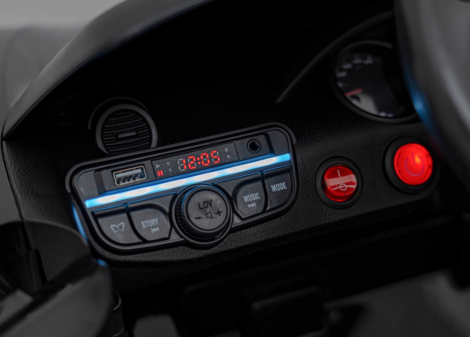 Licencirani auto na akumulator Porsche 718 – crni