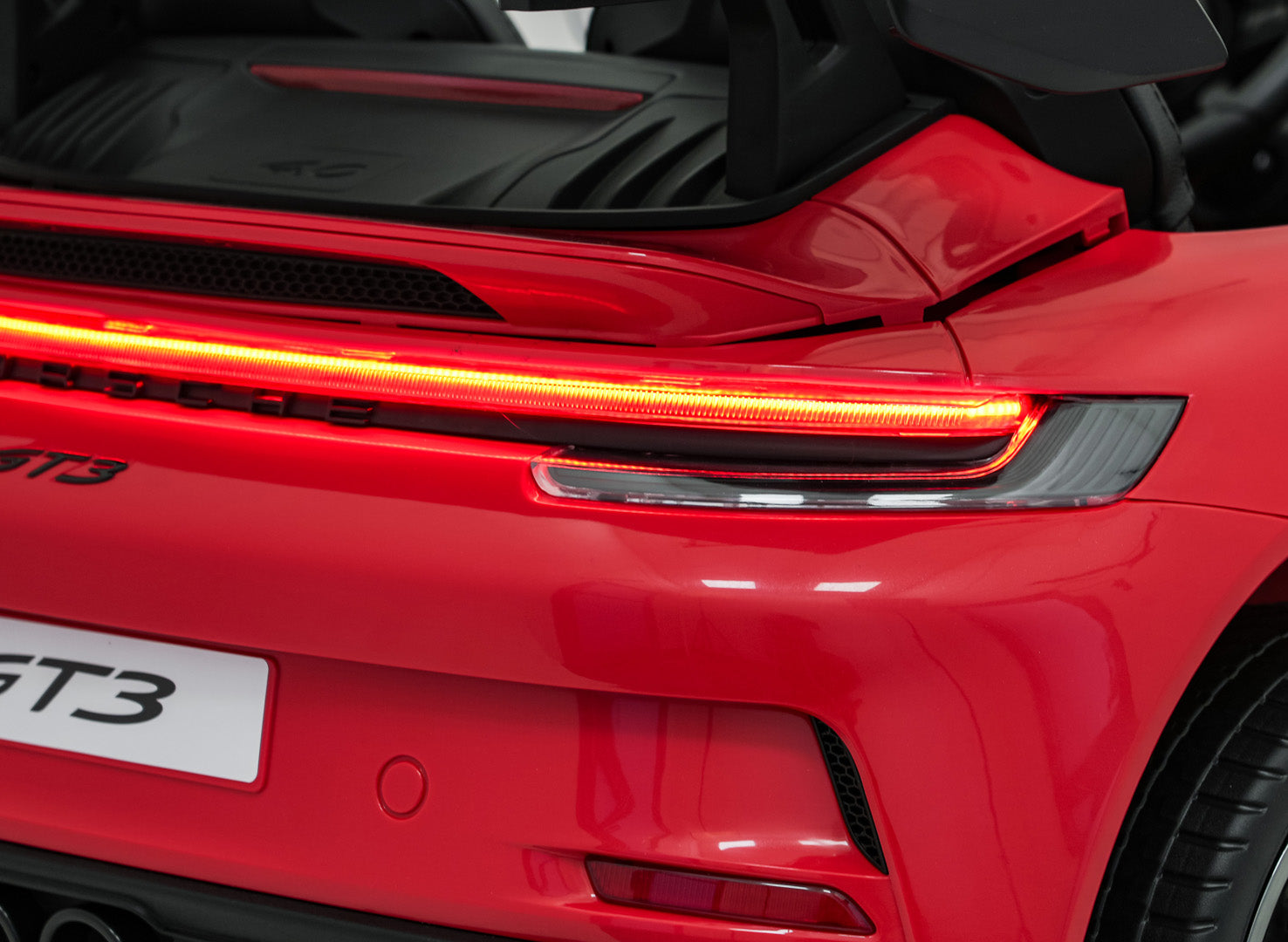 Licencirani auto na akumulator Porsche 911 GT3 4x4 STRONG - dvosjed - crveni