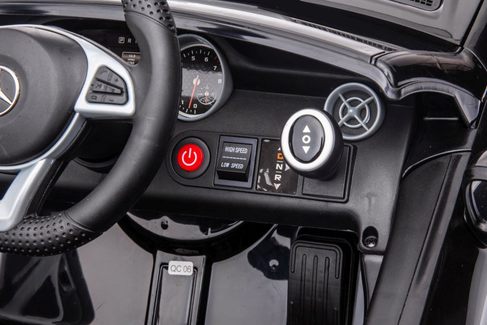 Licencirani auto na akumulator Mercedes SLC 300 - crni
