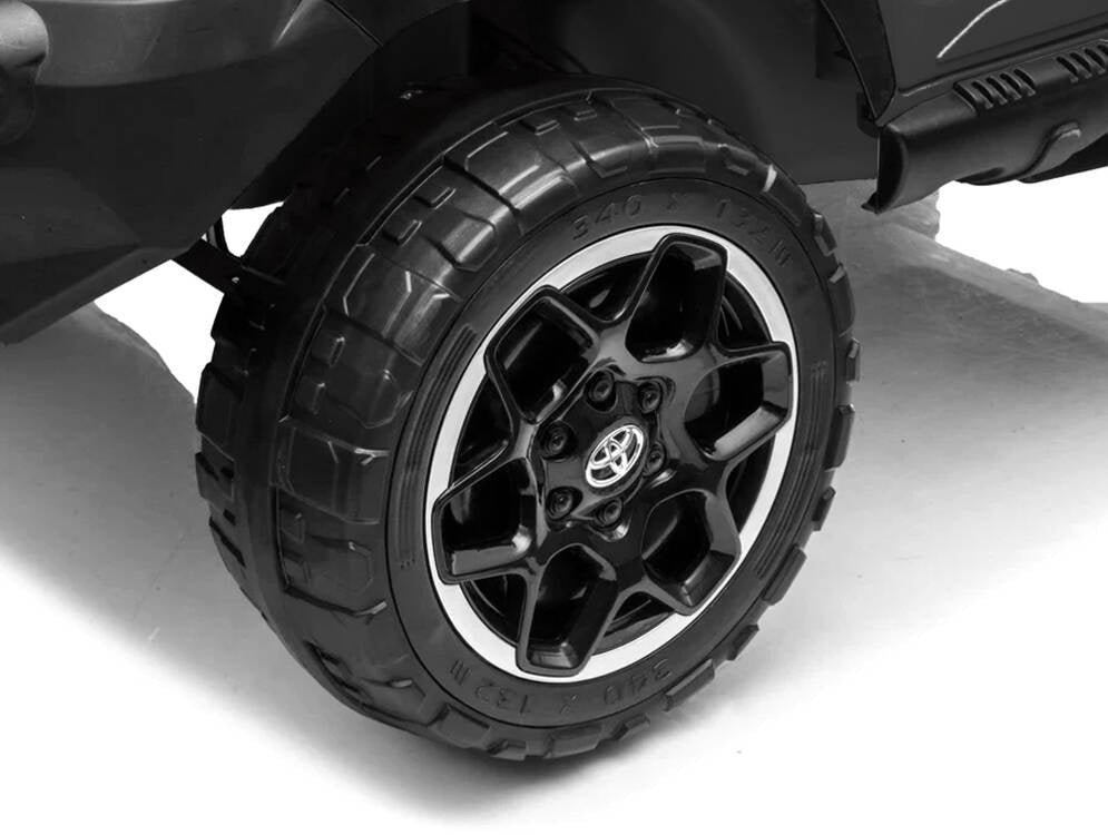 Toyota Hilux AKU dvosjed 4×4 crni